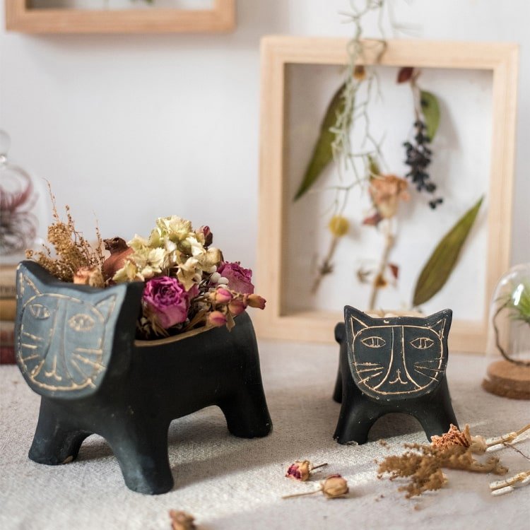Cat Shape Small Planter in Concrete - Cheeky Garden