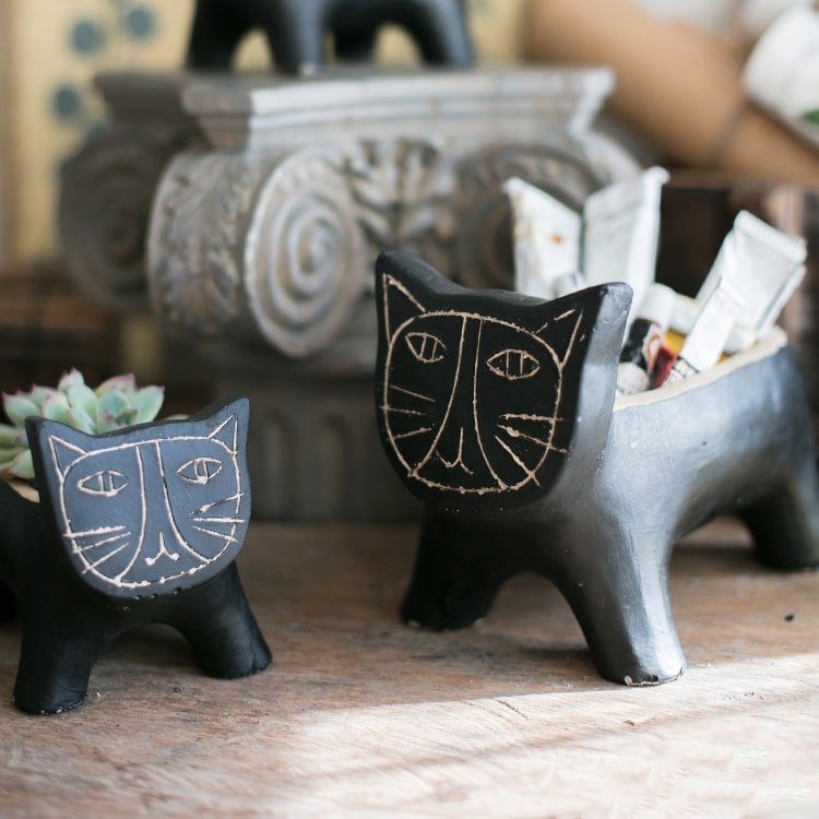 Cat Shape Small Planter in Concrete - Cheeky Garden