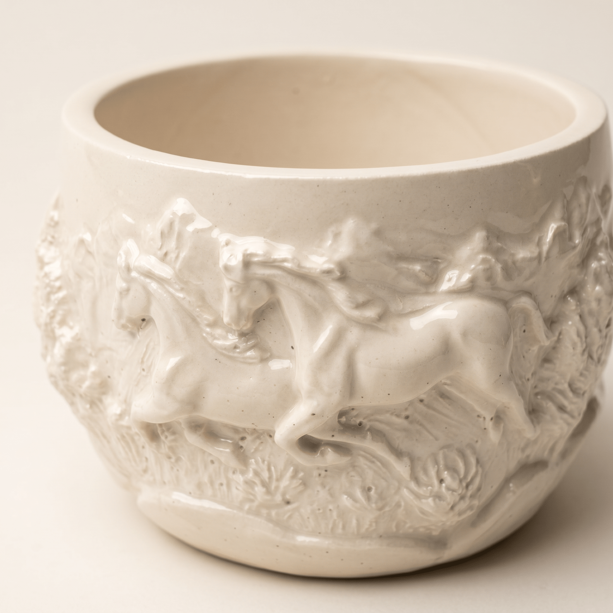 Mustang Horse Relief Planter – Gypsum White 3" - Cheeky Garden