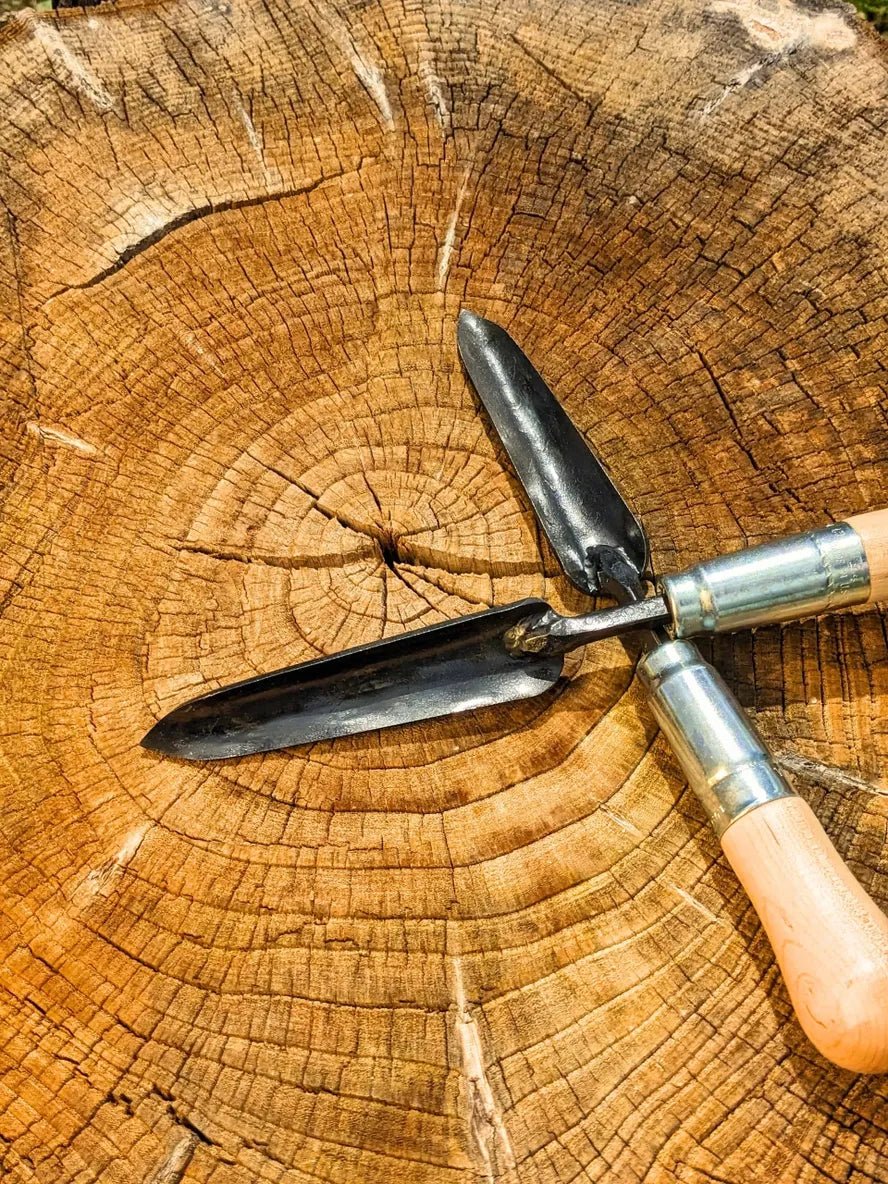 Sharp Shooter Trowel - Cheeky Garden