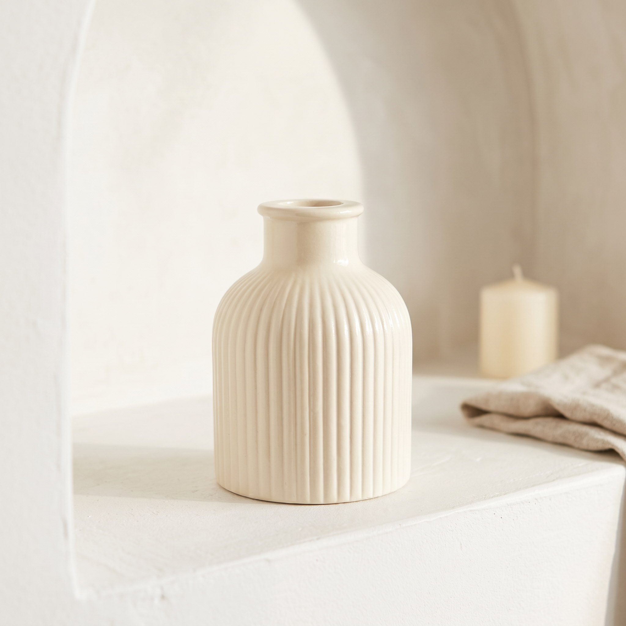 Ribbed Bottle Vase – Gypsum White 4"