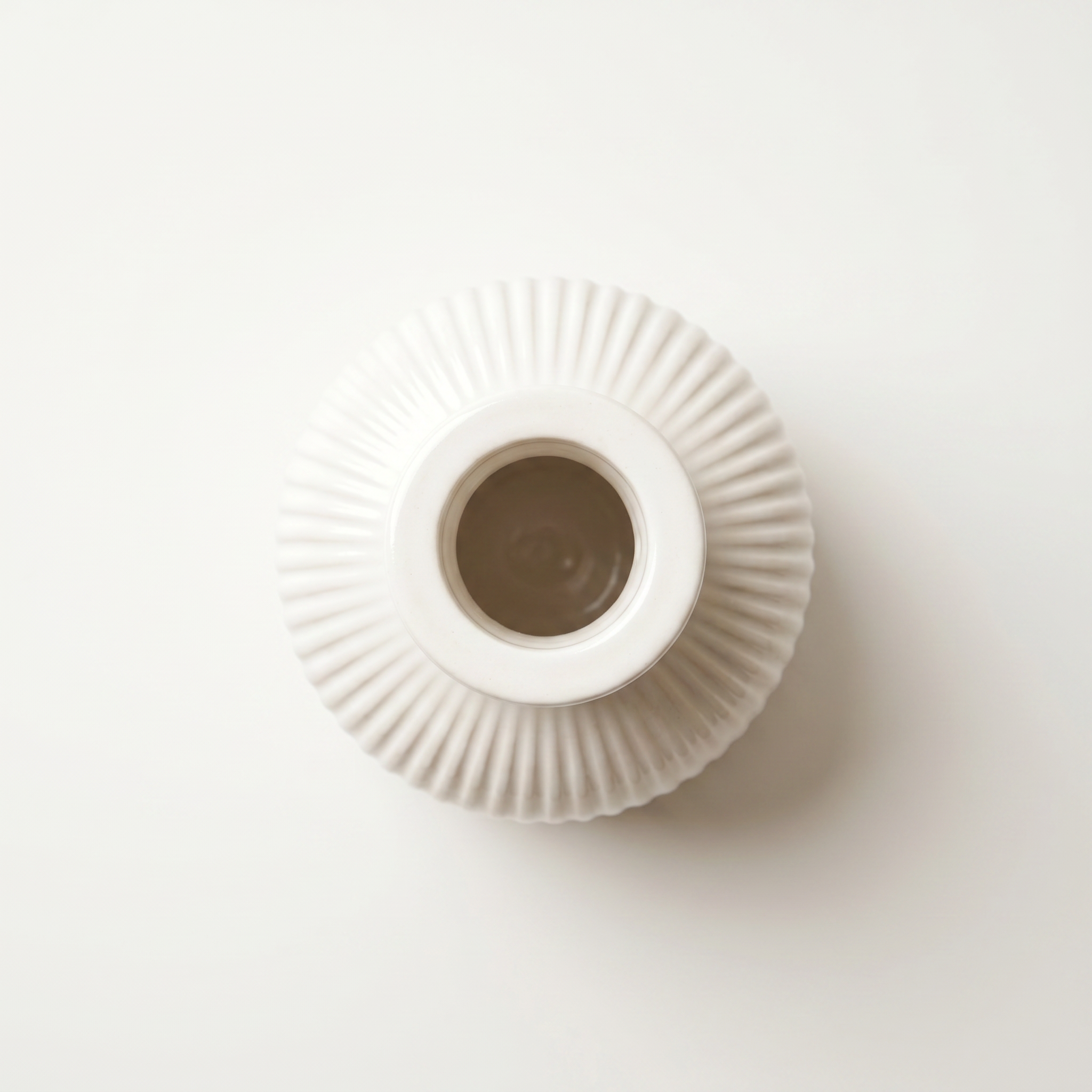 Ribbed Bottle Vase – Gypsum White 4"