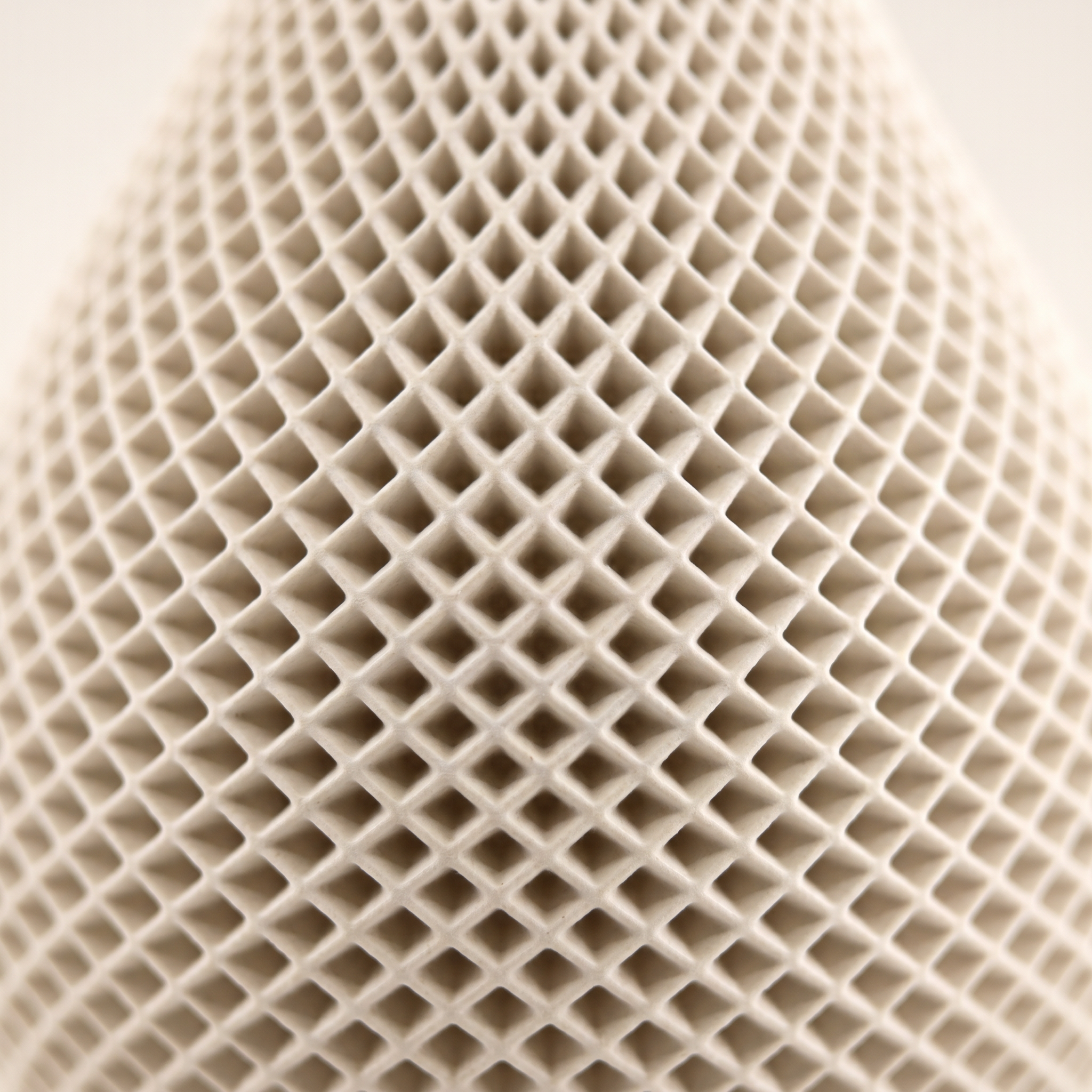 Teardrop Honeycomb Vase – Gypsum White 5"