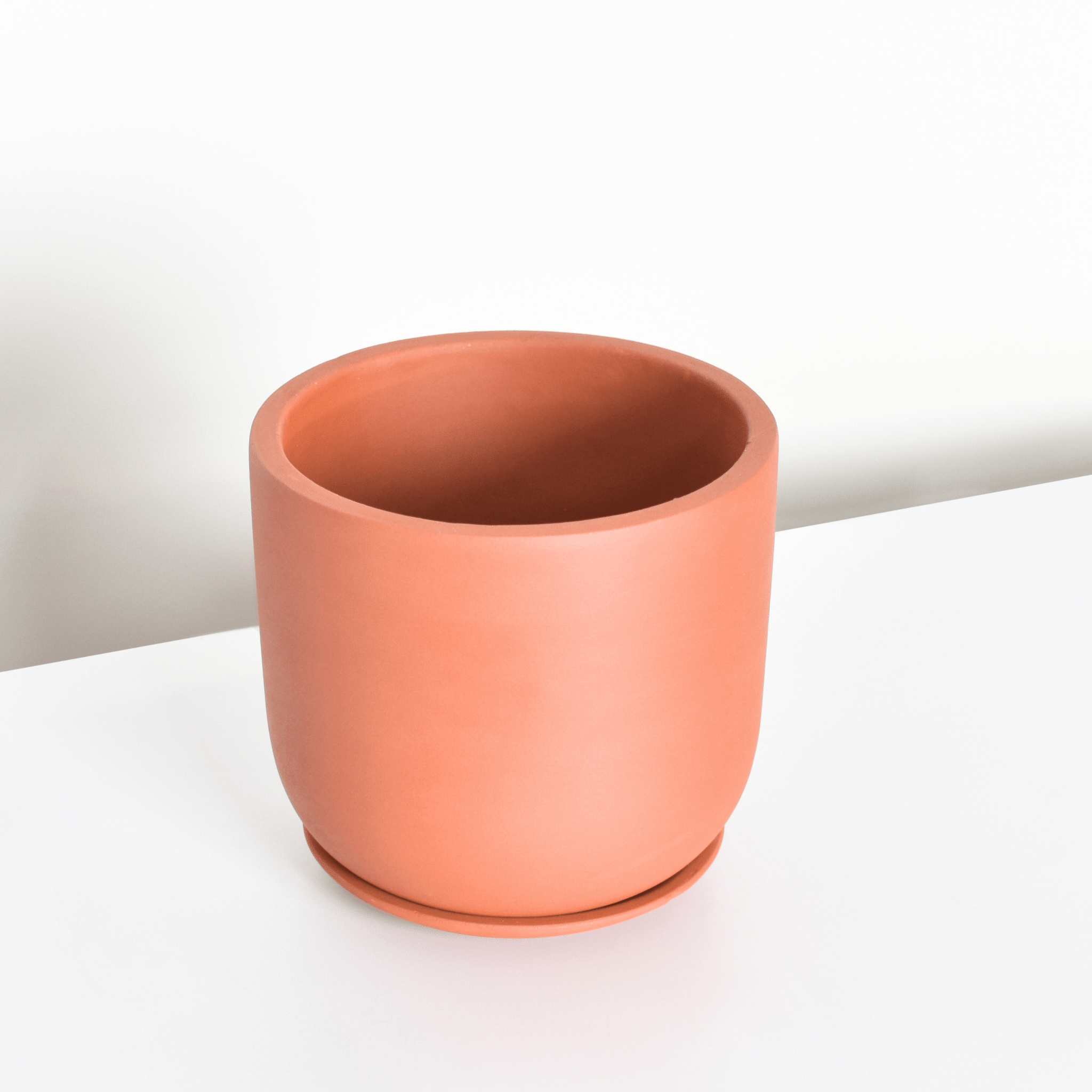 Whitney Round Terracotta Minimalist Planter – Empty - Cheeky Garden